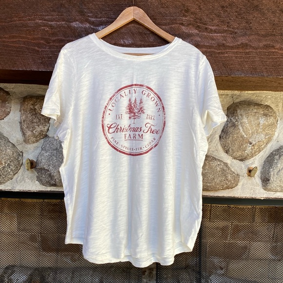 Maurice’s holiday tee - Picture 1 of 5